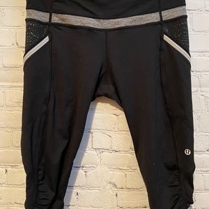 Lululemon crops-Size 8